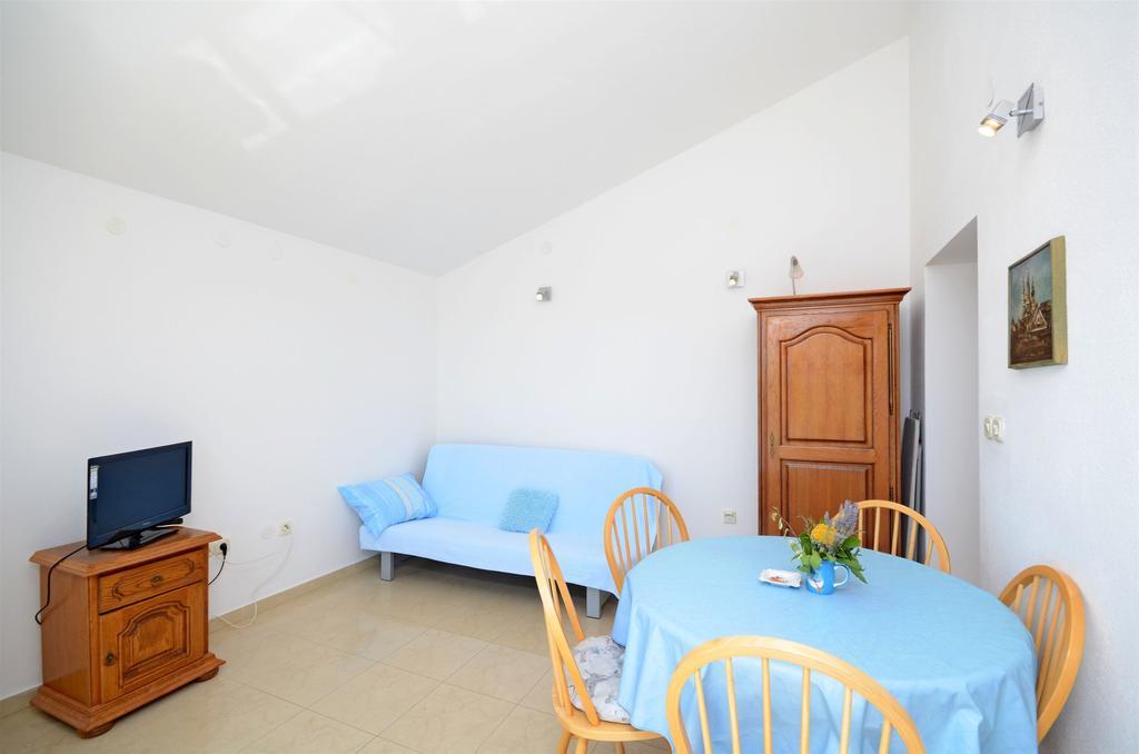 Apartments Branislav Rogoznica  Luaran gambar